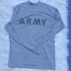 NWOT Gray Long Sleeve mock men’s army physical fitness uniform size medium